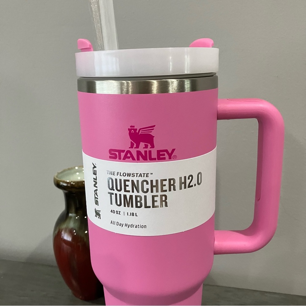 Stanley Pink Quencher H2.0 Tumbler with Handle - Picture 2 of 5